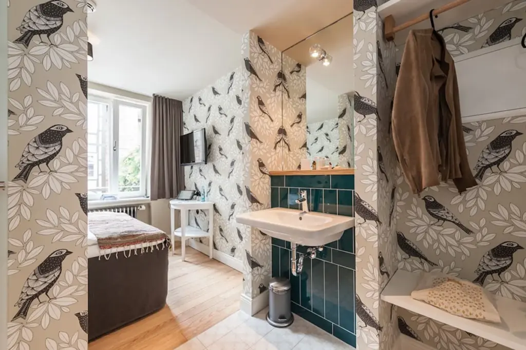 Badezimmer mit modernem Design